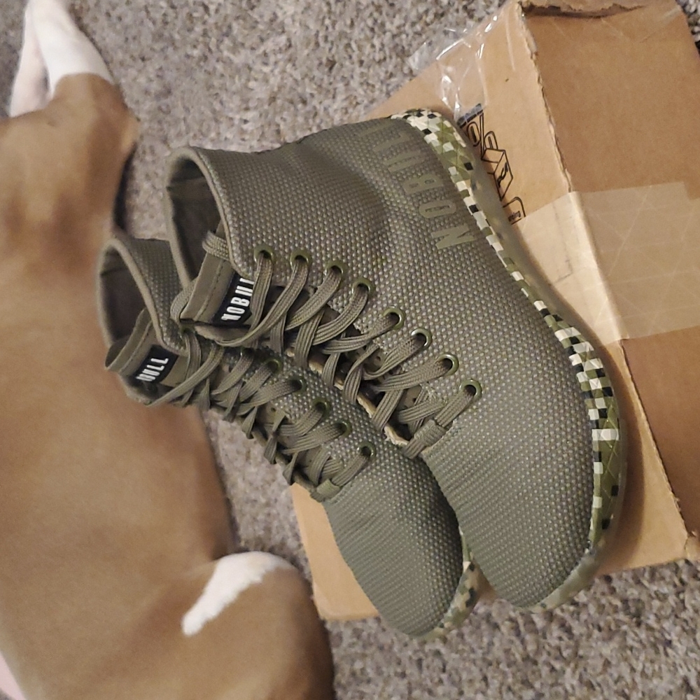 Size 7 hightop pixle Nobull shoes